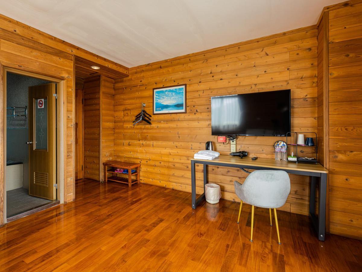 Bishui Shanju Lakeside B&B Yuchi Buitenkant foto